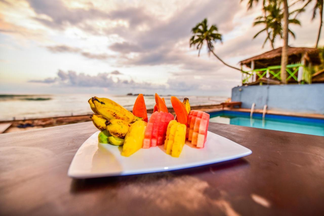 Lucky Seven Beach Resort Hikkaduwa Exterior foto
