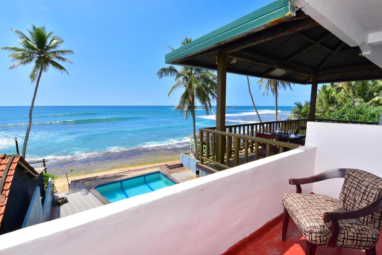 Lucky Seven Beach Resort Hikkaduwa Exterior foto